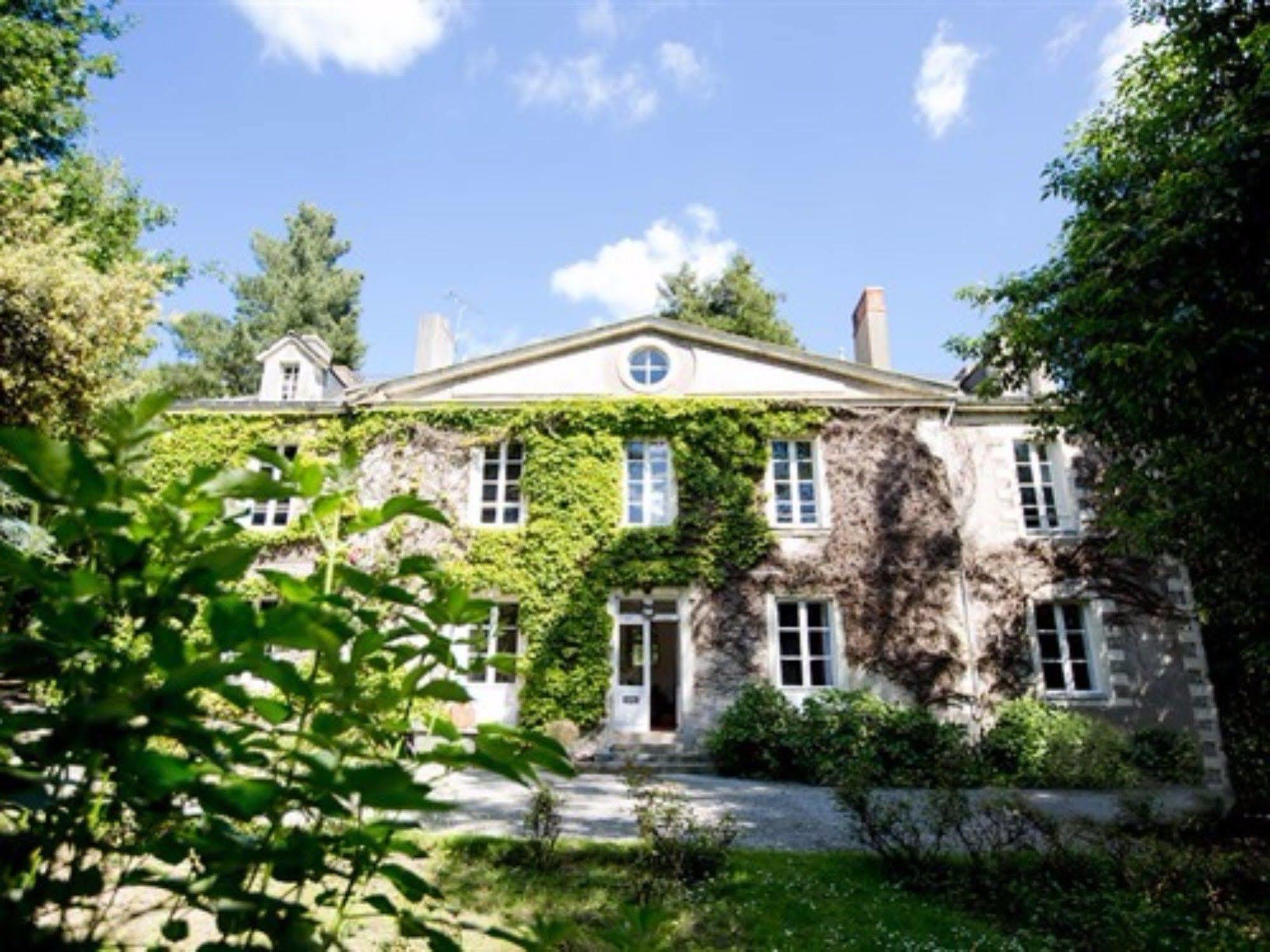 圣埃尔布兰La Guilbaudiere住宿加早餐旅馆 外观 照片